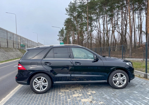 Mercedes-Benz ML cena 115000 przebieg: 213000, rok produkcji 2014 z Warszawa małe 46